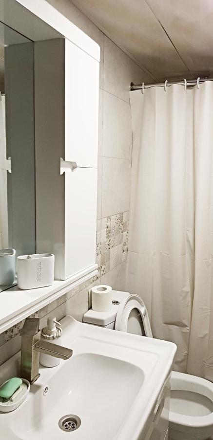 Bright And Cozy Apartment On Aghmashenebeli Avenue تبليسي المظهر الخارجي الصورة